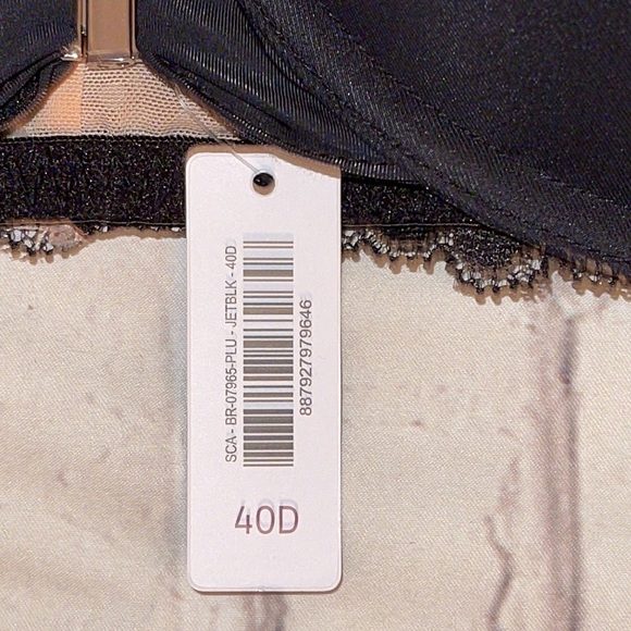 NWT- ADORE ME FRONT CLOSURE T STRAP BRA SIZE 40D black with nude sides. - Picture 4 of 7